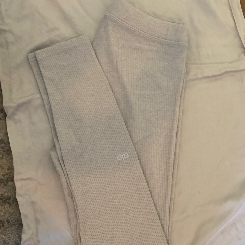 ALO Yoga Heather Gray Leggings